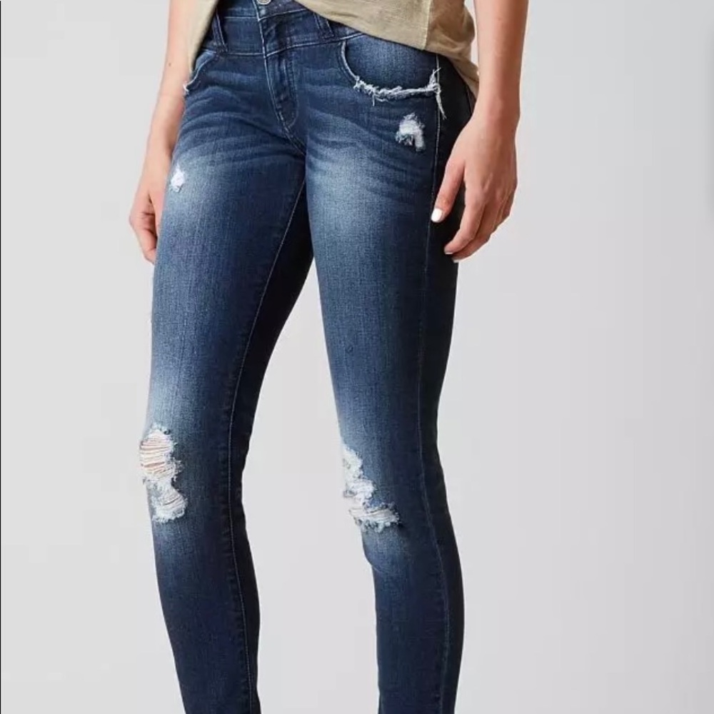 KanCan destroyed skinny jean, size 28, style# KC8253D